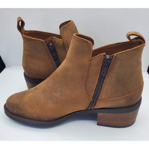 Clarks Womens Memi Zip Leather Bootie - Dark Tan, Size 7M EUC Scuffed
